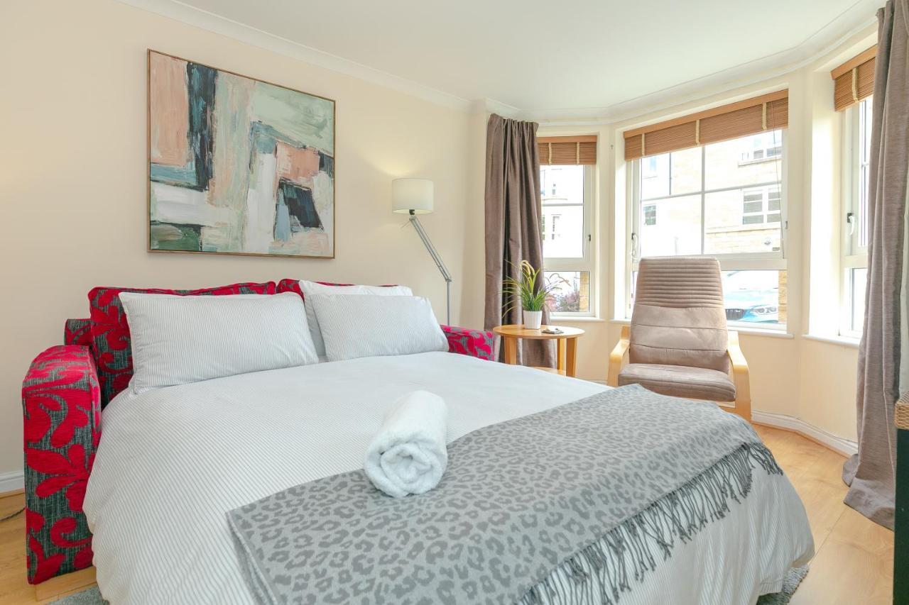 Dicksonfield Quiet Central Family Apartment With Parking Edinburgh Exterior photo